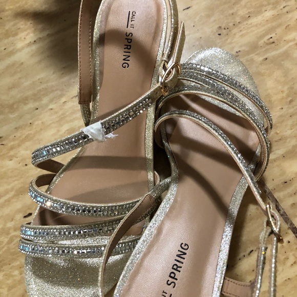 Shoes - Picture 2 of 8